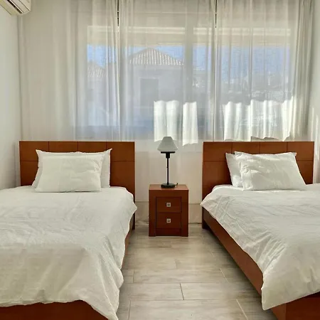 Semesterbostad Charming - Pools Pet-friendly Golf *