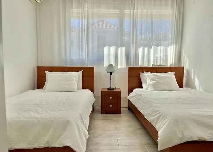 Semesterbostad Charming - Pools Pet-friendly Golf *
